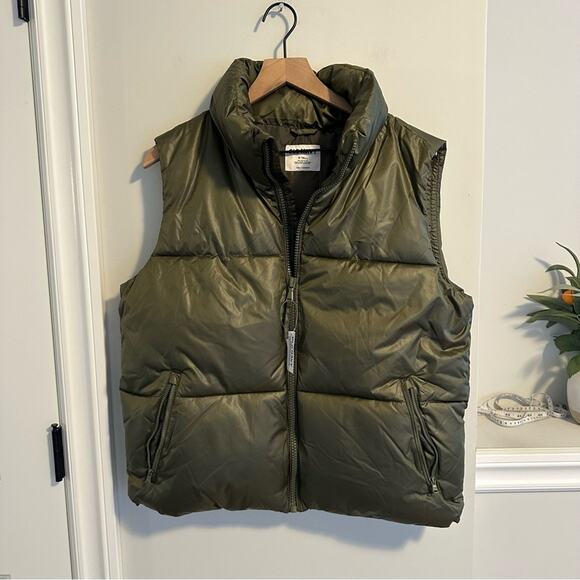 NWT Old Navy Green Puffer Vest Medium Tall - Picture 9 of 10
